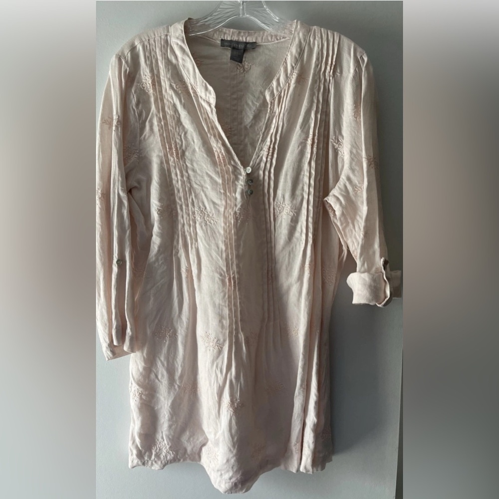 SAINT TROPEZ WEST 100% LINEN PINTUCK TUNIC TOP W/ ROLL TAB SLEEVES IN BLUSH-SZ M
